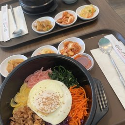 Dolsot Bibimbap in front, Ugoji tang in back