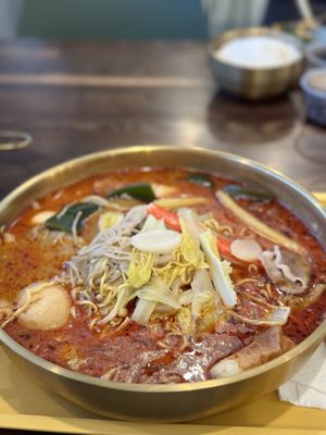 Lucky House Seafood Asian by null
