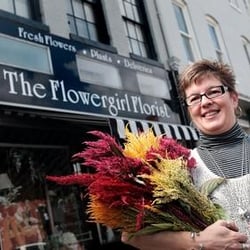 The Flowergirl Florist - The Flowergirl Florist, Gwen Perdue, in Petersburg, VA, arranged flowers for the Hollywood movie, Ithaca, starring Meg Ryan.