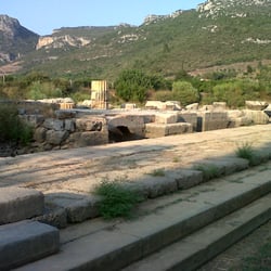 Klaros Kutsal Alanı