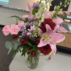 Old Town Flowers & Gifts - Flowers