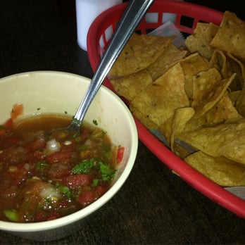 El Gallo Tapatio - Chips and salsa. Good spicy after taste. - Mexican Near Me - Alsip, Illinois