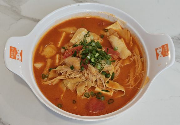 Fish With You ｜Spicy & Sour Fish Soup 鱼你在一起酸菜鱼 by null