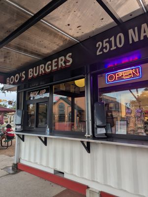 Boo’s Burgers by null