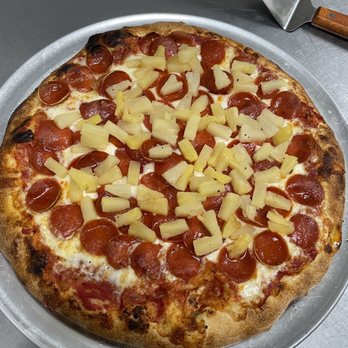 Stevie's pizzeria - pepperoni and pineapple pizza - Pizza Near Me - Oakdale, California Stevie's pizzeria - pepperoni and pineapple pizza - Pizza Near Me - Oakdale, California