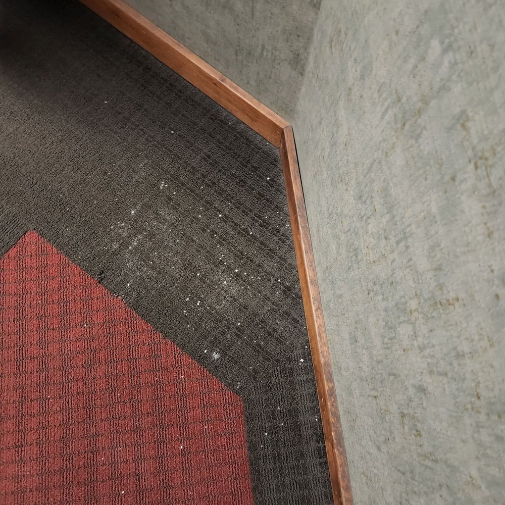 Red Lion Hotel Kalispell - Piles of dirt in the hallways - Hotels Near Me - Kalispell, Montana Red Lion Hotel Kalispell - Piles of dirt in the hallways - Hotels Near Me - Kalispell, Montana