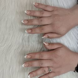 Avon Nails - This manicure is very beautiful.