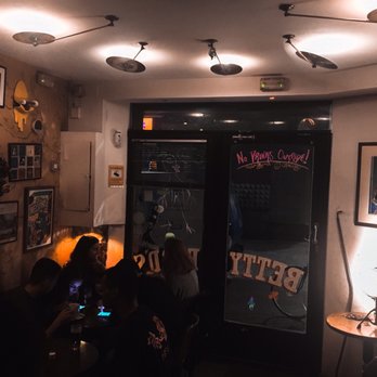 Betty Ford's - Burgers Near Me - Barcelona, B Betty Ford's - Burgers Near Me - Barcelona, B