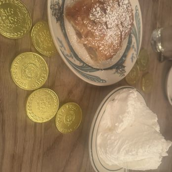 Peter Luger - Apple Strudel - Steakhouses Near Me - Brooklyn, New York Peter Luger - Apple Strudel - Steakhouses Near Me - Brooklyn, New York
