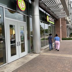 16 Handles - Exterior view