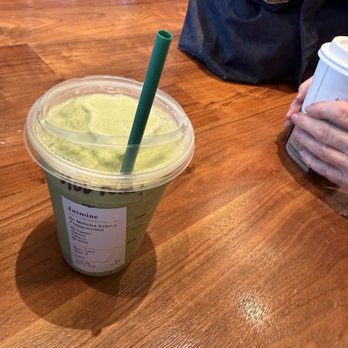 Starbucks - Matcha Crme Frappuccino Blended Beverage  Chai Latte - Coffee & Tea Near Me - Portland, Oregon