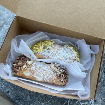 Mike's Pastry - Bakeries Near Me - Boston, Massachusetts
