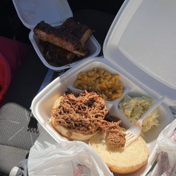Snooties BBQ - Brisket/ribs/mac & cheese/crack potato salad like we make in the South! - Food Trucks Near Me - Sandusky, Ohio Snooties BBQ - Brisket/ribs/mac & cheese/crack potato salad like we make in the South! - Food Trucks Near Me - Sandusky, Ohio