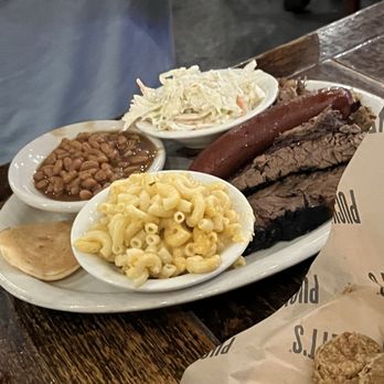 Puckett's Restaurant - Barbeque Near Me - Franklin, Tennessee