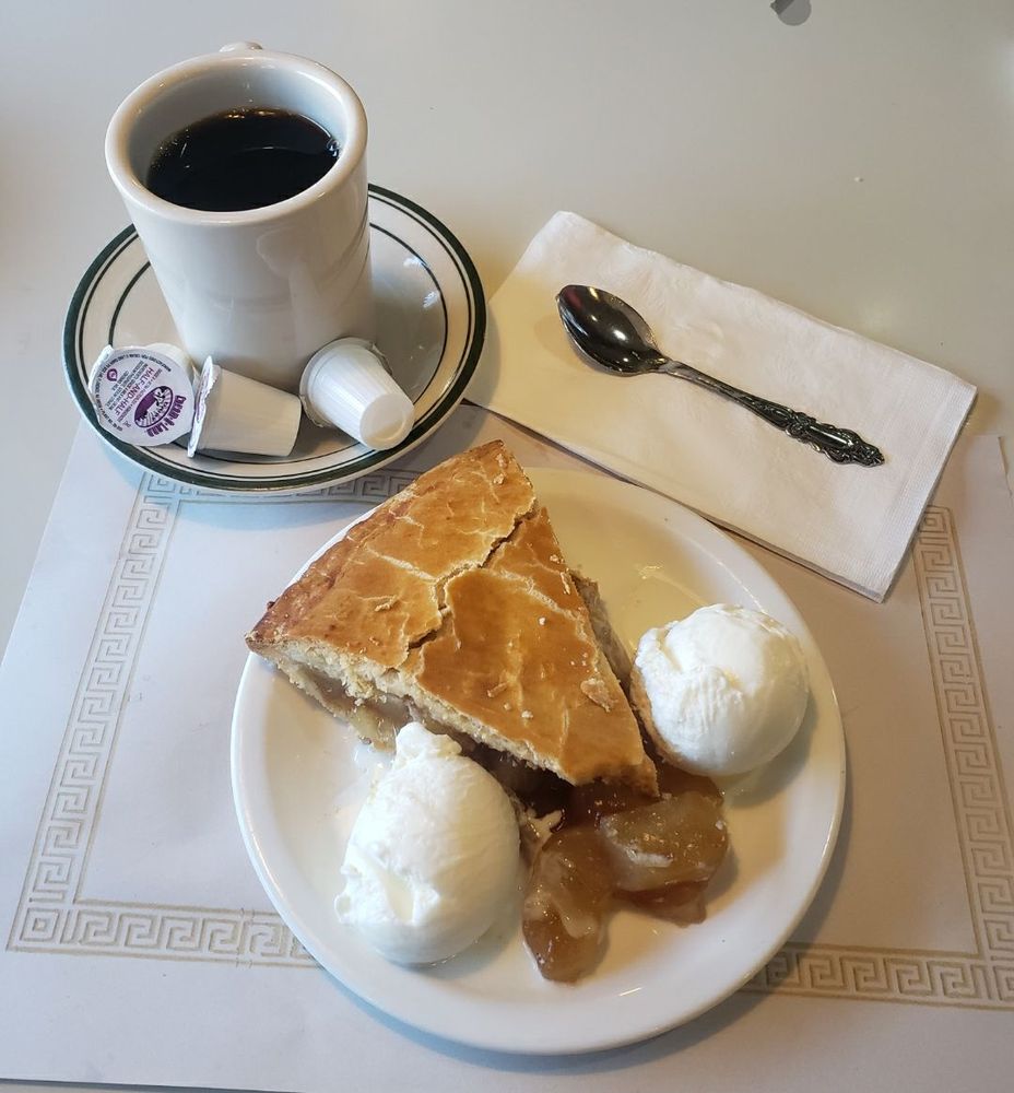 VIP DINER Updated October 2024 98 Photos & 203 Reviews 175 Sip