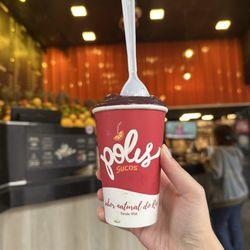 Polis Sucos - Açaí 300mL R$24 8.4/10, yummy very good just different than the ones in the states, love strong acai flavor very sweet
