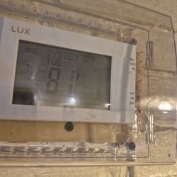 This is the thermostat in the public area of the restaurant. As you can see, the temperature is ridiculous and the air isn't even turned on.