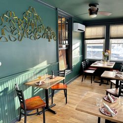 Mountain Social Kitchen & Bar - Dinner on the Porch - Bethel, Maine - Mountain Social Kitchen & Bar