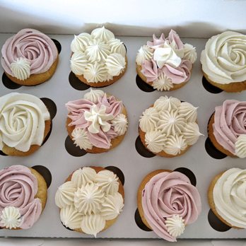 Amarith Bakehouse - Vanilla Cupcake / Berry Buttercream Vanilla Cupcake / Vanilla Buttercream - Cupcakes Near Me - Orange, California