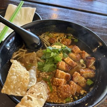Boran Thai Restaurant - Tom yum noodle soup - Thai Near Me - Los Angeles, California Boran Thai Restaurant - Tom yum noodle soup - Thai Near Me - Los Angeles, California