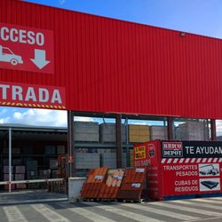 BricoDepot - Brico Depot Seville Spain 2-6-18 (Spanish roof tiles for sale out front)