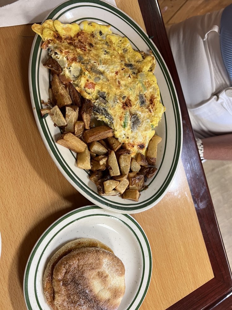 ALLENSTOWN COUNTRY DINER Updated September 2024 19 Photos & 18 Reviews 85 Allenstown Rd