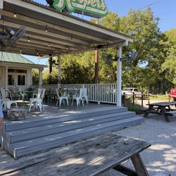 Hooper's - Outdoor patio
