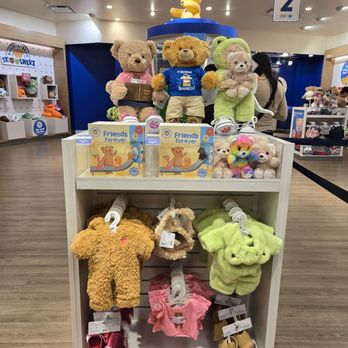 Build-a-Bear Workshop - Toy Stores Near Me - East Rutherford, New Jersey