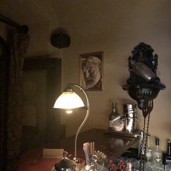 Hemingway bar - Decor - Cocktail Bars Near Me - Prague, Puerto Rico