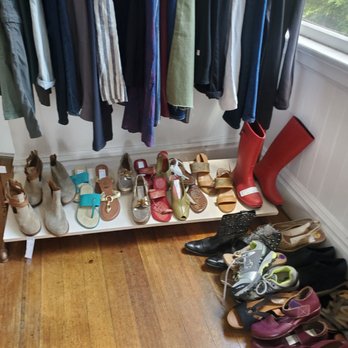 Estilo - Selection of clothes, shoes and accessories. - Used, Vintage & Consignment Near Me - Brunswick, Maine