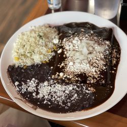 El Ruizeñor Grill - Chicken Enmoladas