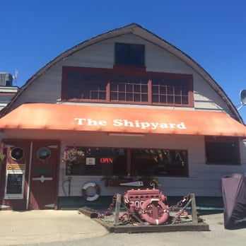 Shipyard Restaurant & Pub - Seafood Near Me - Duncan, British Columbia Shipyard Restaurant & Pub - Seafood Near Me - Duncan, British Columbia