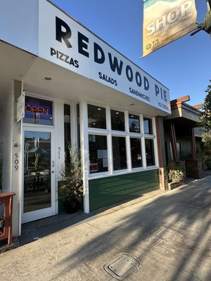 Redwood Pie by null