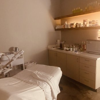 Udånder - Facial room- love their product lines! - Day Spas Near Me - Oklahoma City, Oklahoma Udånder - Facial room- love their product lines! - Day Spas Near Me - Oklahoma City, Oklahoma