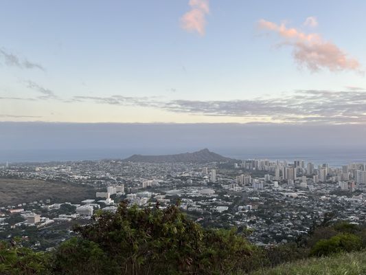 Puʻu ʻUalakaʻa State Wayside by null