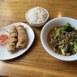 Quan Do - Spring rolls, beef with broccoli and rice