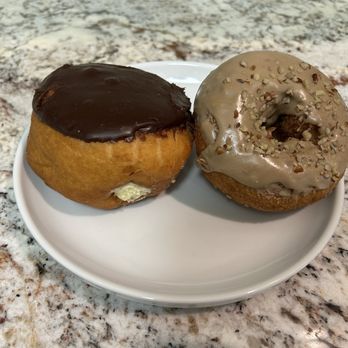 DeEtta's Bakery - Boston cream and maple pecan - Bakeries Near Me - Naperville, Illinois DeEtta's Bakery - Boston cream and maple pecan - Bakeries Near Me - Naperville, Illinois