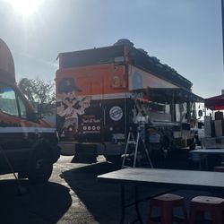 Leo’s Tacos Truck - Leo's taco truck
