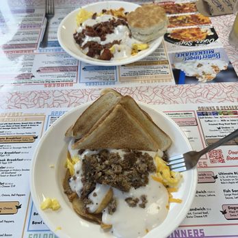 Boomarang Diner - Sausage Gravy & Biscuit, w/ eggs - Breakfast & Brunch Near Me - Mustang, Oklahoma
