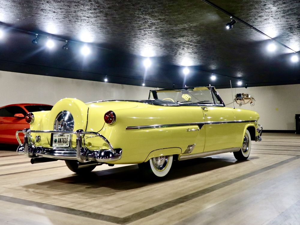 VAIL’S CLASSIC CARS Updated August 2024 16 Photos 93 N 150th W