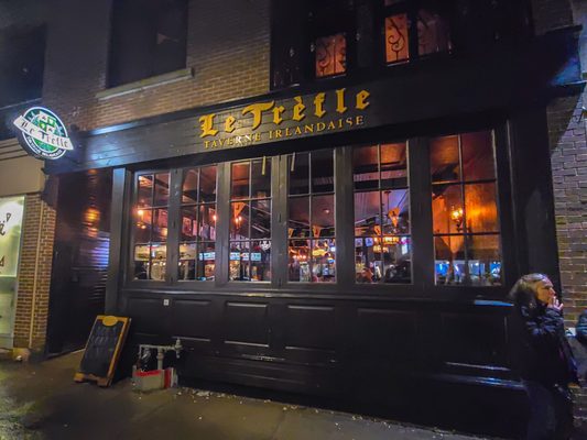 Le Trèfle by null