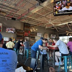 Red Crow Brewing Company - Live band