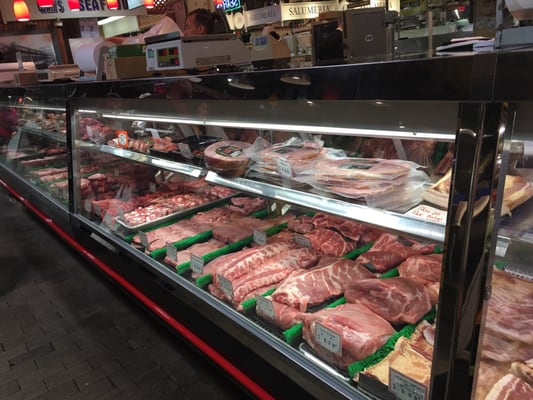 Giunta's Prime Shop by null