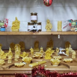 Apicoltura Muttoni - Non solo miele: all'Apicoltura Muttoni le api e vi loro prodotti sono davvero protagoniste in tutto!