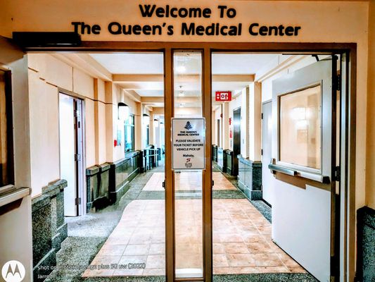 The Queen's Medical Center by null