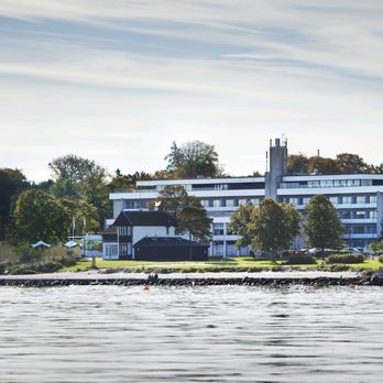 Hotel Marina - Hotel Marina seen from the ocean - Hotels Near Me - Vedbæk, 84