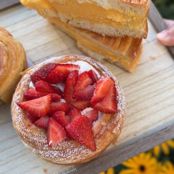 Daan Go Cake Lab - Desserts Near Me - Richmond, British Columbia Daan Go Cake Lab - Desserts Near Me - Richmond, British Columbia