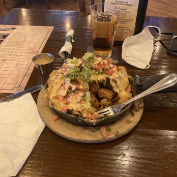 907 Alehouse & Grill - Carnà asada tater tots - Tacos Near Me - Anchorage, Alaska