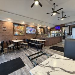 Kraves Pizza & Restaurant - Interior