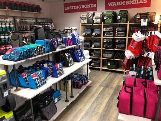 Igloo Factory Store by null